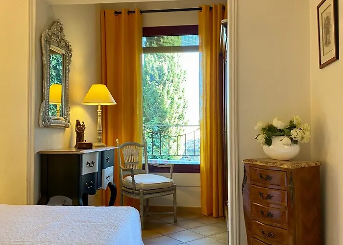 De Charme Tres Grand Confort A Pied Du Centre Historique D'uzes *